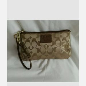 COACH Signature Zip Wristlet Pleated Med Leather trim Khaki bronze